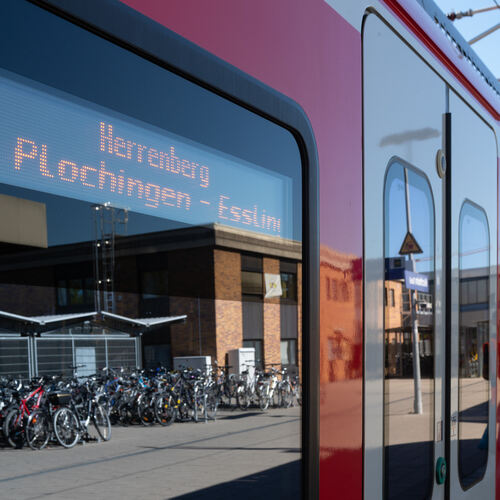 Ein besserer S-Bahn-Takt soll helfen, dass Verkehrsteilnehmer außer aufs Fahrrad auch auf die Bahn umsteigen und so den Autoverk