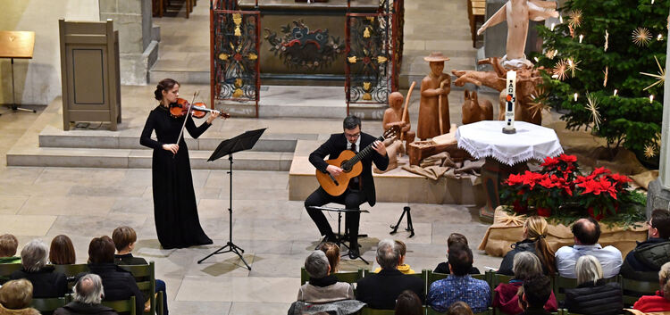 Jeder für sich ein Meister seines Instruments: Darya und Adam Šolta bei ihrem Neujahrskonzert in der Weilheimer Peterskirche.Fot