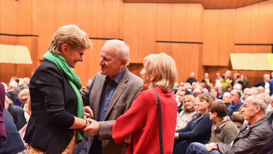 Emotionale Momente gab es für die noch amtierende Kirchheimer Oberbürgermeisterin Angelika Matt-Heidecker zuhauf in der vollbese Emotionale Momente gab es für die noch amtierende Kirchheimer Oberbürgermeisterin Angelika Matt-Heidecker zuhauf in der vollbese