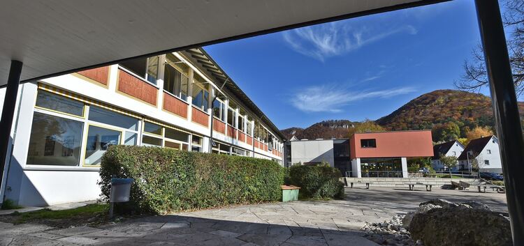 Bildungszentrum Lenningen, Schule,