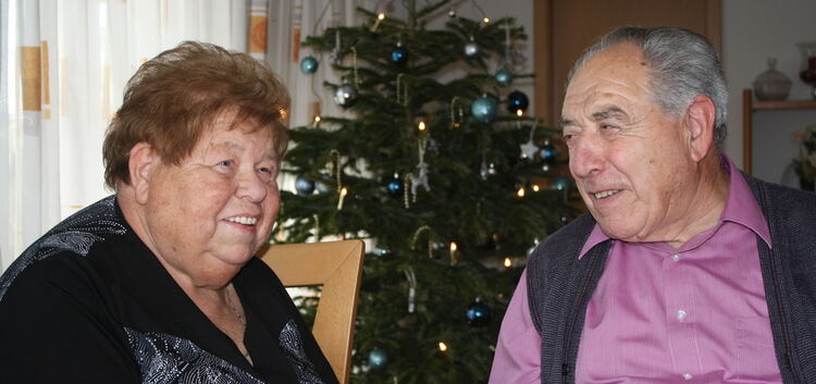 Dagmar und Erwin Maier erfreuen sich nicht nur bester Gesundheit und strahlen um die Wette, sondern sind auch noch nach 60 Eheja