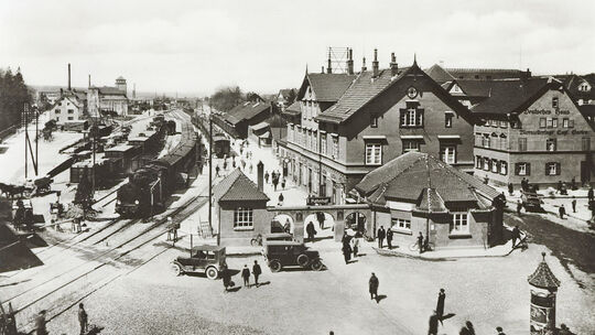 Alter Bahnhof Kirchheim: Ansicht des alten Bahnhofs, um 1925 Alter Bahnhof Kirchheim: Ansicht des alten Bahnhofs, um 1925