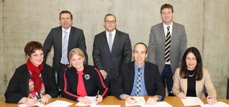 Die Bürgermeister von sieben Kommunen haben eine Vereinbarung zur Gründung eines „Gemeinsamen Gutachterausschusses“ unterzeichne