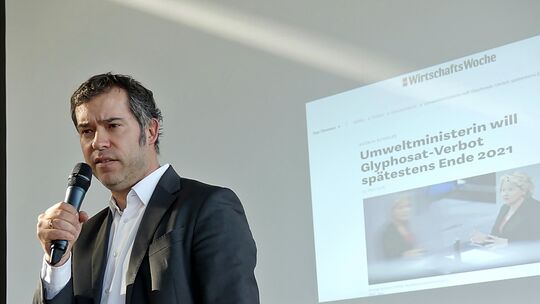 Für Dr. Andreas Möller, Buchautor und Kommunikationschef des Maschinenbauunternehmens Trumpf ist das idealisierte Naturbild der Für Dr. Andreas Möller, Buchautor und Kommunikationschef des Maschinenbauunternehmens Trumpf ist das idealisierte Naturbild der