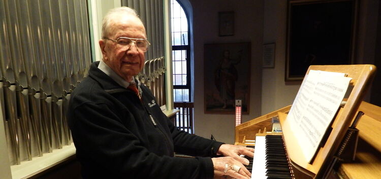 Fast acht Jahrzehnte lang bereicherte Hans Gölz das Kirchengemeindeleben von Gruibingen als Organist. Foto: Patricia Jeanette Mo