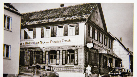 Gasthof " Zur Teck" (beim "Froscha-Bäck") - Bahnhof Dettingen - Geschichtsverein und Landfrauenverein - Gasthausgeschichten mit