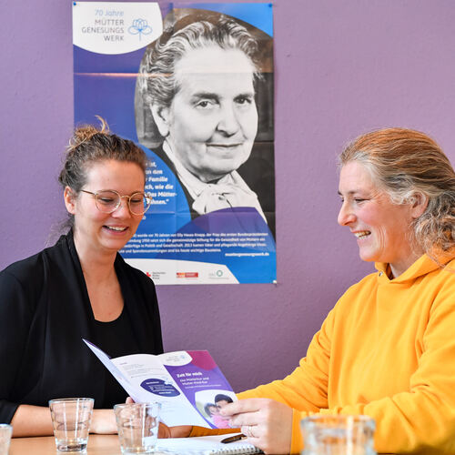 Nathalie Hörster (links) hatte sich von Claudia Brendel in der Diakonischen Bezirksstelle Kirchheim beraten lassen; mit Erfolg,