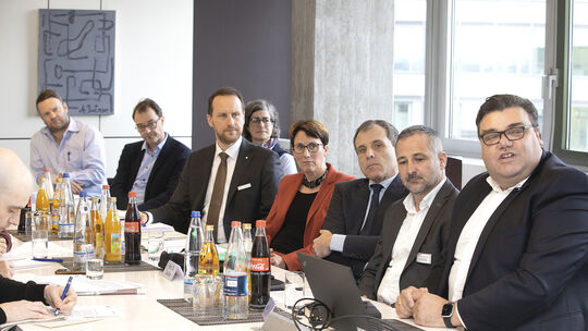 Krisensitzung im Landratsamt: Bei einer Pressekonferenz wurden gestern die ersten Coronafälle im Kreis verkündet.Foto: Jean-Luc