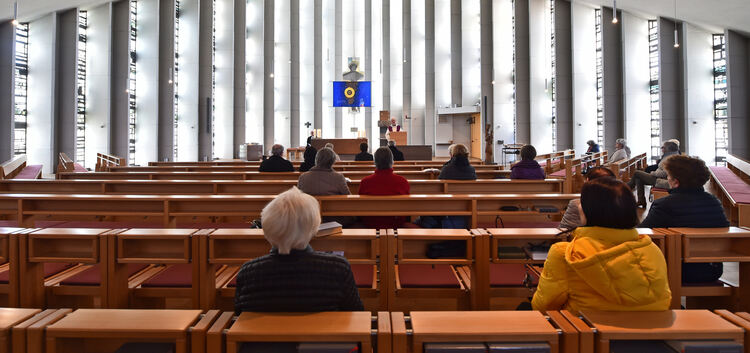 Wenige Besucher, gebührender Abstand: Rund 35 Gläubige haben gestern noch einmal den Gottesdienst in der Kirchheimer Kirche Mari