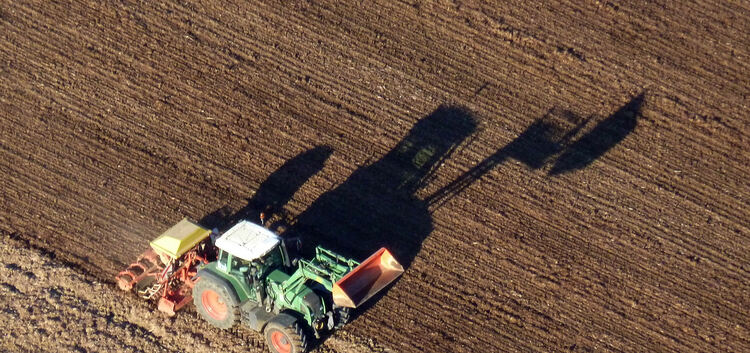 Die Landwirte bestellen derzeit ihre Felder.  Foto: Werner Feirer