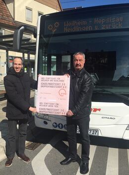 Gemeinsamer Beitrag zur Verkehrswende: Weilheims Bürgermeister Johannes Züfle (links) und der Neidlinger Bürgermeister Klaus Däs