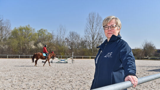 Die RFV-Vorsitzende Heike Glück registriert in diesen Tagen wenig Betrieb auf dem Vereinsgelände auf dem Egelsberg. Fotos: Marku