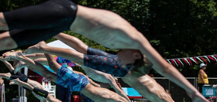 Den Vereinen brechen Einnahmen wie beispielsweise bei Schwimmwettkämpfen weg - der DOSB will helfen. Foto: Markus Brändli