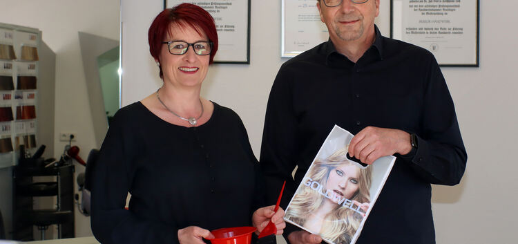 Anke und Uwe Schwarz betreiben ihr Haarstudio in Unterlenningen seit 29 Jahren. „Color to go“  heißt der besondere Service, mit
