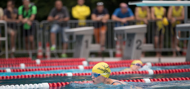 Ob im Rahmen des „Swim and Run“ im Kirchheimer Freibad geschwommen werden kann? Foto: Carsten Riedl