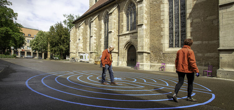 Im Labyrinth ist der Weg zur Mitte vorgegeben - wenn auch auf verschlungenen Pfaden. Foto: Jean-Luc Jacques