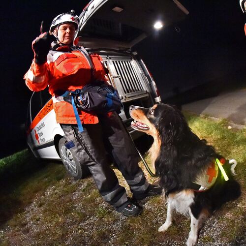Sowohl Hundestaffeln als auch Hubschrauber bringen bei der Suche nach Vermissten entscheidende Vorteile. Fotos: Carsten Riedl/Ma