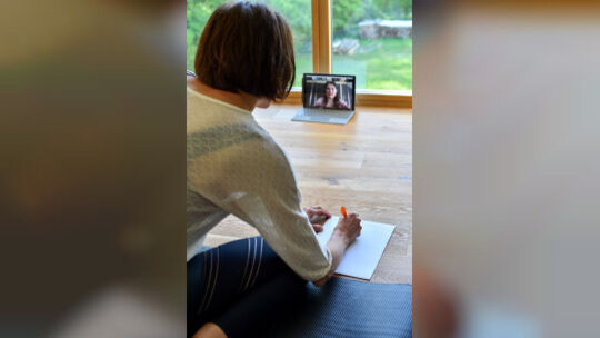 Selbstversuch Pilates online-Kurs via Zoom in Coronazeiten