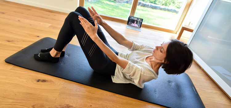 Selbstversuch Pilates online-Kurs via Zoom in Coronazeiten