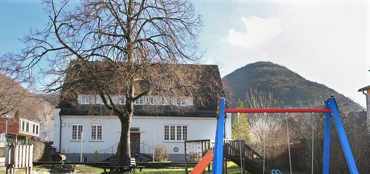 An der Westseite des Tobelkindergartens in Oberlenningen gibt es einen Anbau für die U¿3-Betreuung. Foto: Jean-Luc Jacques