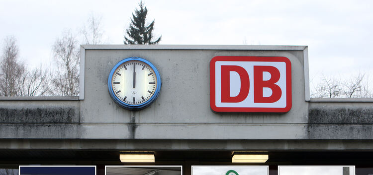 Bahnhof - Uhren - Uhr - DB