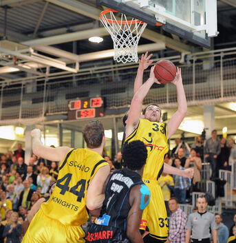 Basketball 1. Bundesliga 2013/2014  Kirchheim Knights - Crailsheim Merlins 17.01.2014FOTO: Deniz CalaganxxNOxMODELxRELEASExx