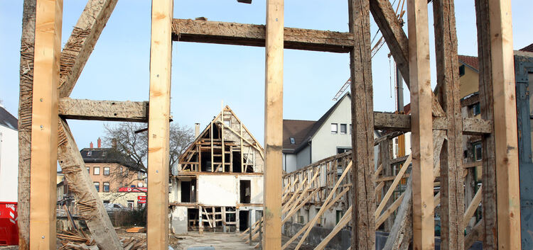 Aus dem Fachwerkgerippe der alten Bruckmühle soll ein neues Kirchheimer Schmuckstück entstehen. Das erhofft sich der Gemeinderat