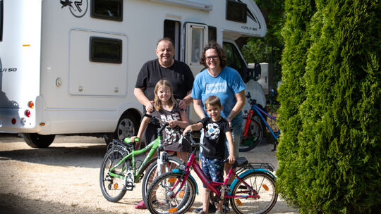 Familie Fischer mit Rosa und Jakob kommt wieder. Foto: Jean-Luc Jacques Familie Fischer mit Rosa und Jakob kommt wieder. Foto: Jean-Luc Jacques