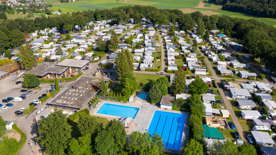 Fast 1000 Camper auf 200000 Quadratmetern: Der Camping-Platz Alb-Blick hat imposante Ausmaße. Foto: Jean-Luc Jacques