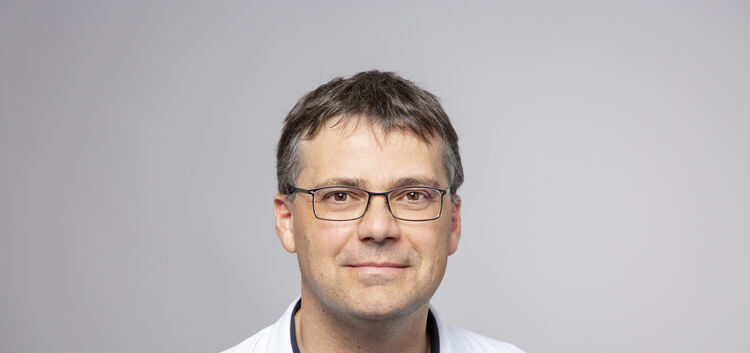 v2 v3; Portrait; Porträt; Prof. Dr. med. Henning Wege; Stellvertretender Klinikdirektor; Facharzt für Innere Medizin und Gastroe