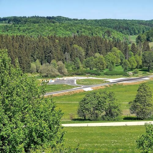 Auf dem ehemaligen Truppenübungsplatz in Münsingen entsteht ein neues Daimler-Testgelände. Die Strecke an den Wernauer Baggersee