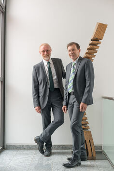 Sie standen gemeinsam 13 Jahre erfolgreich an der Spitze der Kreisbau: Georg Hörmann (links) und Bernd Weiler. Foto: Kreisbau