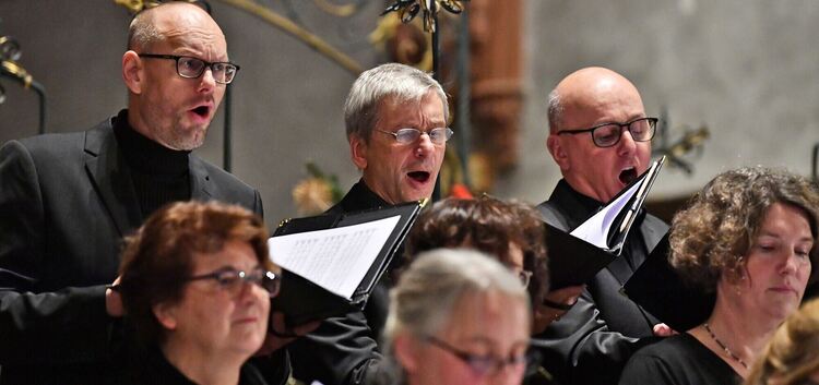 Gemeinsames Singen bleibt vorerst Zukunftsmusik. Chöre wie der Esslinger Liederkranz probieren sich online aus.Fotos: Markus Brä