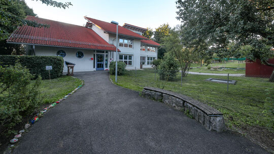 Die Lindorfer Kinderkrippe zieht in einen Erweiterungsbau des Eichwiesen-Kindergartens in etwa einem Jahr um. Foto: Carsten Ried Die Lindorfer Kinderkrippe zieht in einen Erweiterungsbau des Eichwiesen-Kindergartens in etwa einem Jahr um. Foto: Carsten Ried