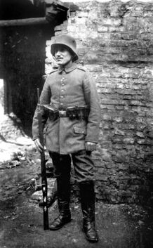 Christian Kuch aus Gutenberg als Weltkriegs-Soldat in Flandern. Das Foto stammt aus dem Jahr 1917. Seinen Aufzeichnungen zufolge