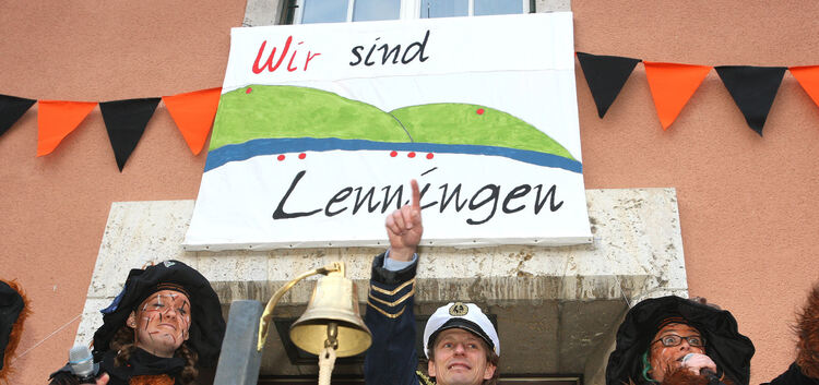 Rathaussturm in LenningenFasching, Fasnet, Bürgermeister Michael Schlecht, Lenninger Hexa