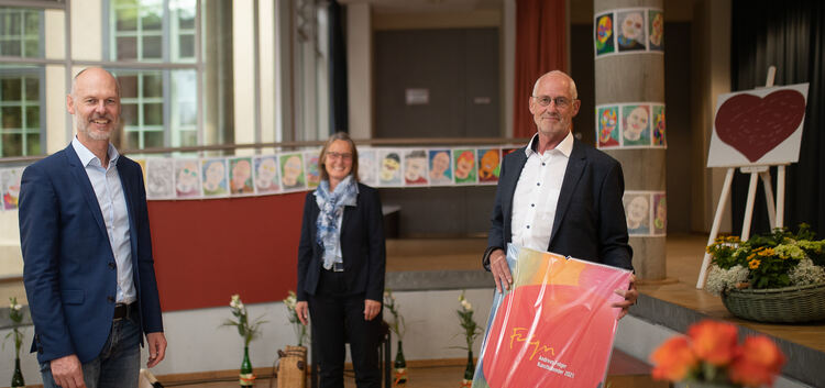 Beim Abschied von Rektor Uwe Häfele an der Kirchheimer Alleenschule war auch Kirchheims OB Pascal Bader (links)  dabei. Foto: Ca
