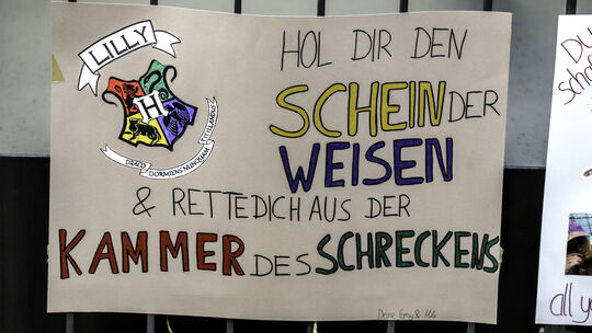 Mutmach-Plakate für Prüflinge gab‘s, doch die Feiern fallen aus.Archiv-Foto: Jean-Luc Jacques Mutmach-Plakate für Prüflinge gab‘s, doch die Feiern fallen aus.Archiv-Foto: Jean-Luc Jacques