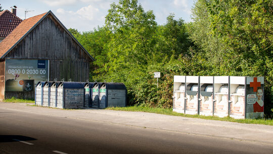 Glas und Kleidercontainer in Weilheim -