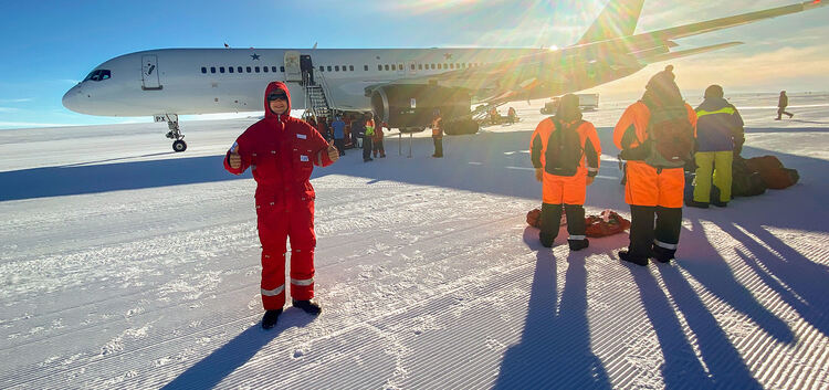 Vor der sicheren Landung in der Antarktis hatte der Flieger von Boris Brodbeck  wetterbedingt mit Turbulenzen zu kämpfen.Fotos;
