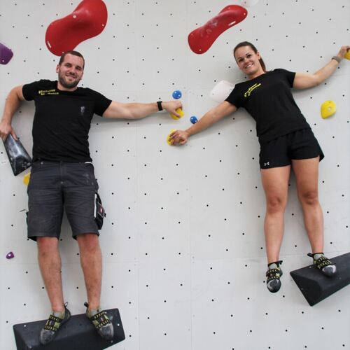 Könnten vor Freude die Wände hochgehen: Patrick Stozir und Franziska Jacob erfüllen sich mit der Eröffnung ihrer eigenen Kletter
