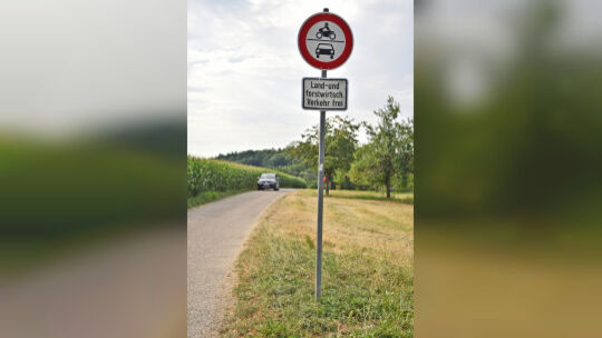 Das Verkehrsschild ist eindeutig. Trotzdem wird es von vielen ignoriert: Foto: Markus Brändli