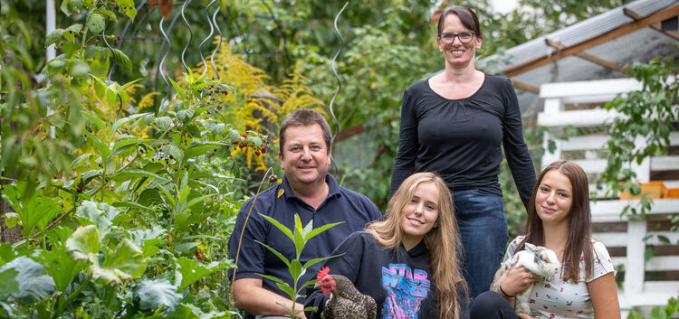 Olaf und Annette Essig überlegen sich oft gemeinsam mit ihren Kindern Laura und Natalie die Programmpunkte für die Gartenzwerge.