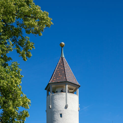 Albverein bringt Schilder an - Burg Teck - Teckturm