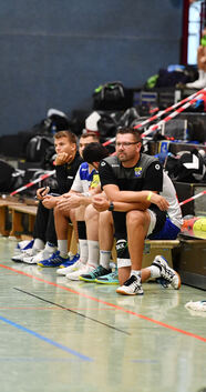 VfL-Trainer Engelbert Eisenbeil müssen sich noch gedulden. Foto: Markus Brändli
