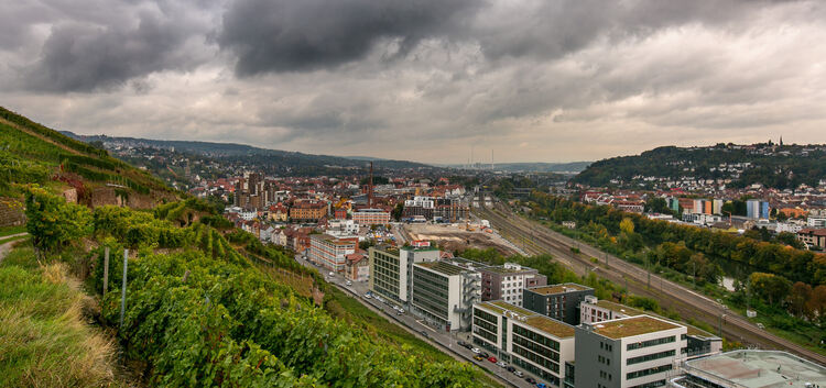 Die düsteren Wolken haben sich über vielen Esslinger Unternehmen noch nicht verzogen. Foto: Roberto Bulgrin