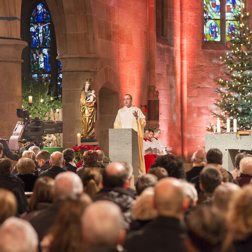 So wie hier im Esslinger Münster St. Paul wird es dieses Jahr an Weihnachten nicht aussehen. Allerdings streamen viele Kirchen i
