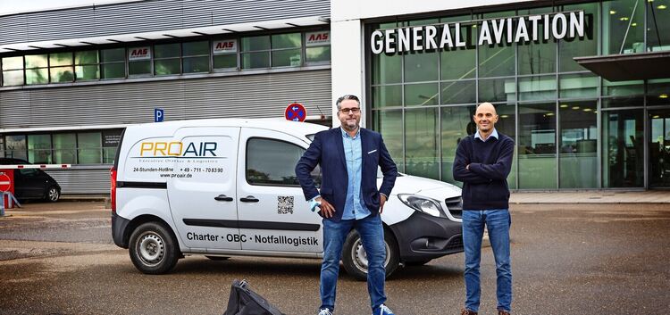 Markus Ciravegna (links) und Andreas Wald planen den Transport wertvoller Güter von Stuttgart in die weite Welt.Foto Ines Rudel