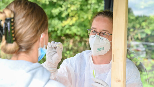 Eltern, Ehrenamtliche, Krankenschwestern und Ärzte, meistens Angehörige der Teilnehmer, waren vor Ort im Einsatz.Fotos: pr Eltern, Ehrenamtliche, Krankenschwestern und Ärzte, meistens Angehörige der Teilnehmer, waren vor Ort im Einsatz.Fotos: pr