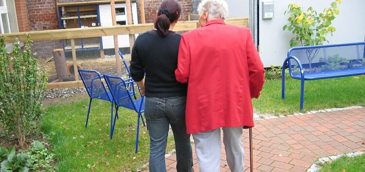 Unterstützung im Alltag ist für viele Ältere unverzichtbar. Trotz Corona klagen Pflegedienste nicht über Personalmangel.Foto: Ge